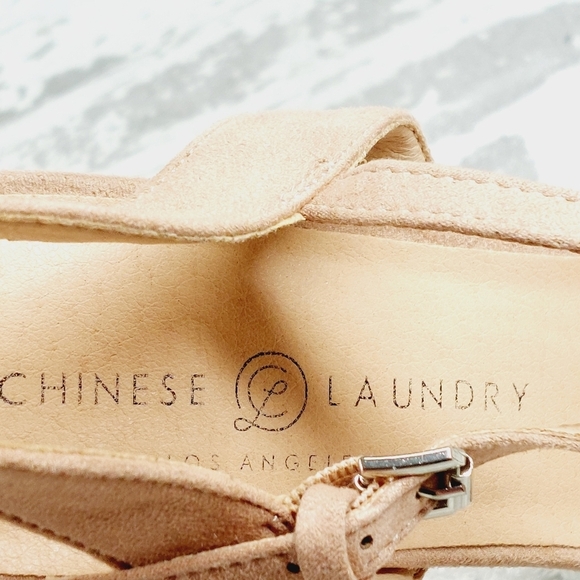 New Chinese Laundry Daydreamer Brown Velvet Platform Sandals V663 - Picture 10 of 14